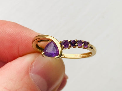 9ct Gold Amethyst Ring