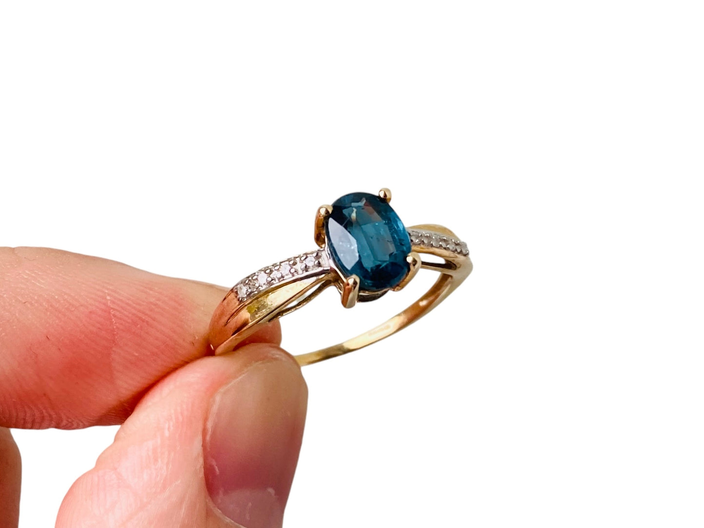 9ct Gold Kyanite & Diamond Ring