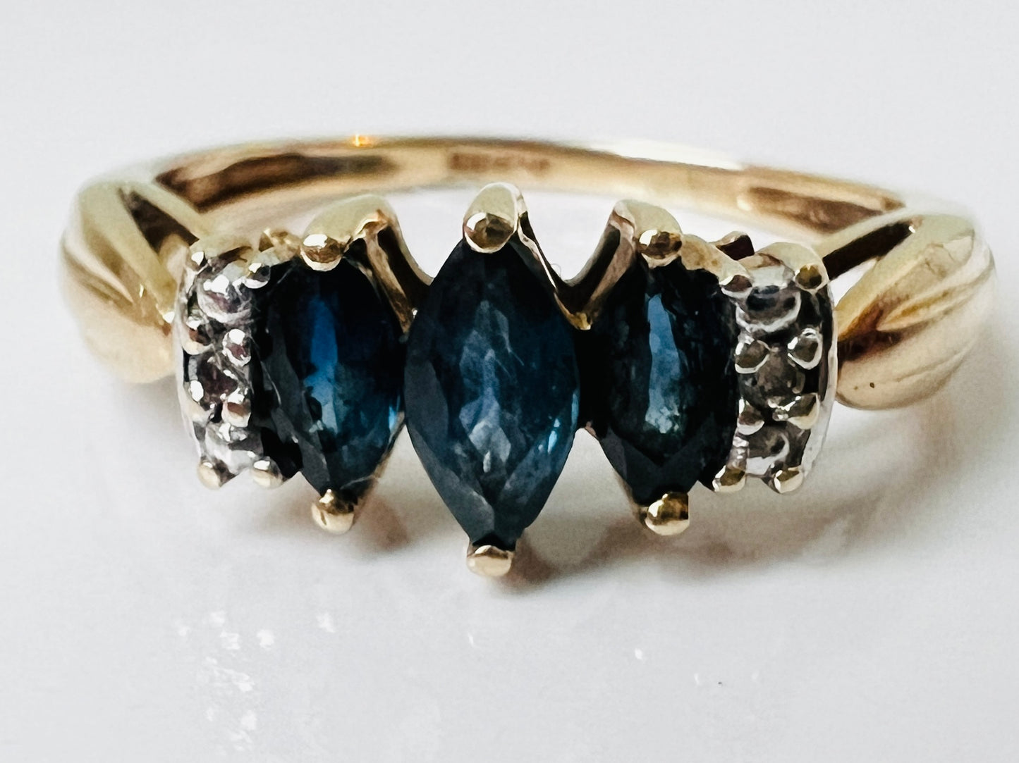 9ct Gold Sapphire & Diamond Ring