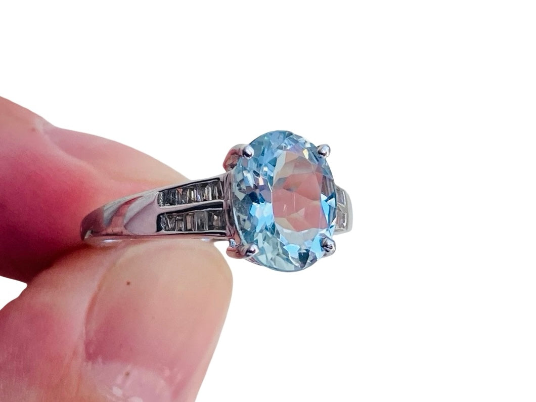 9ct Gold Aquamarine & Diamond Ring