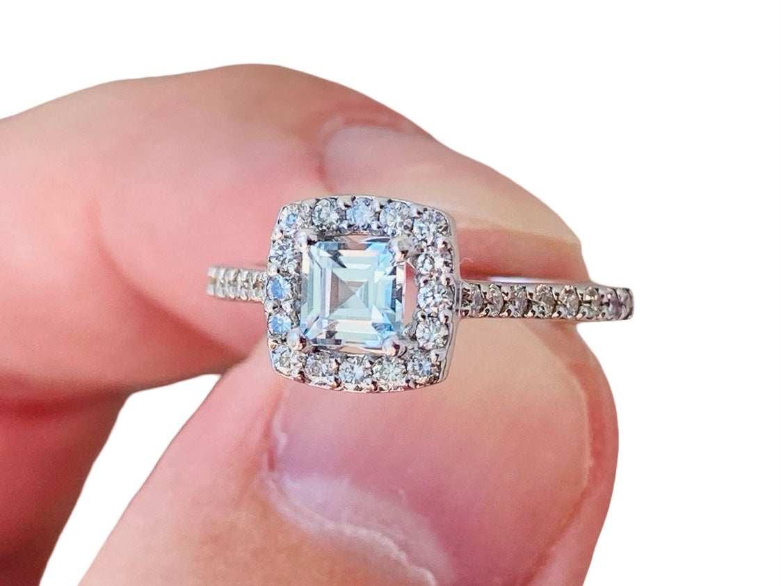 18ct Gold Topaz & Diamond Ring