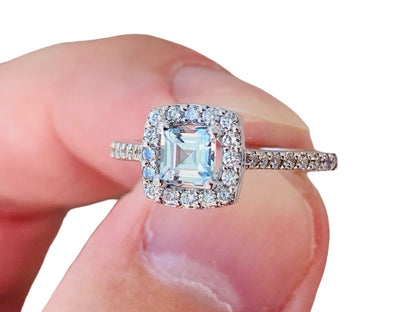 18ct Gold Topaz & Diamond Ring