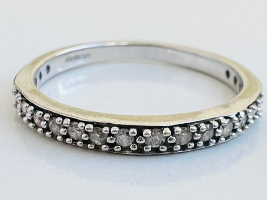 9ct Gold Fourteen-Stone Diamond Ring