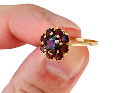 Vintage 18ct Gold Garnet Ring