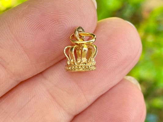 9ct Gold Crown Pendant or Charm