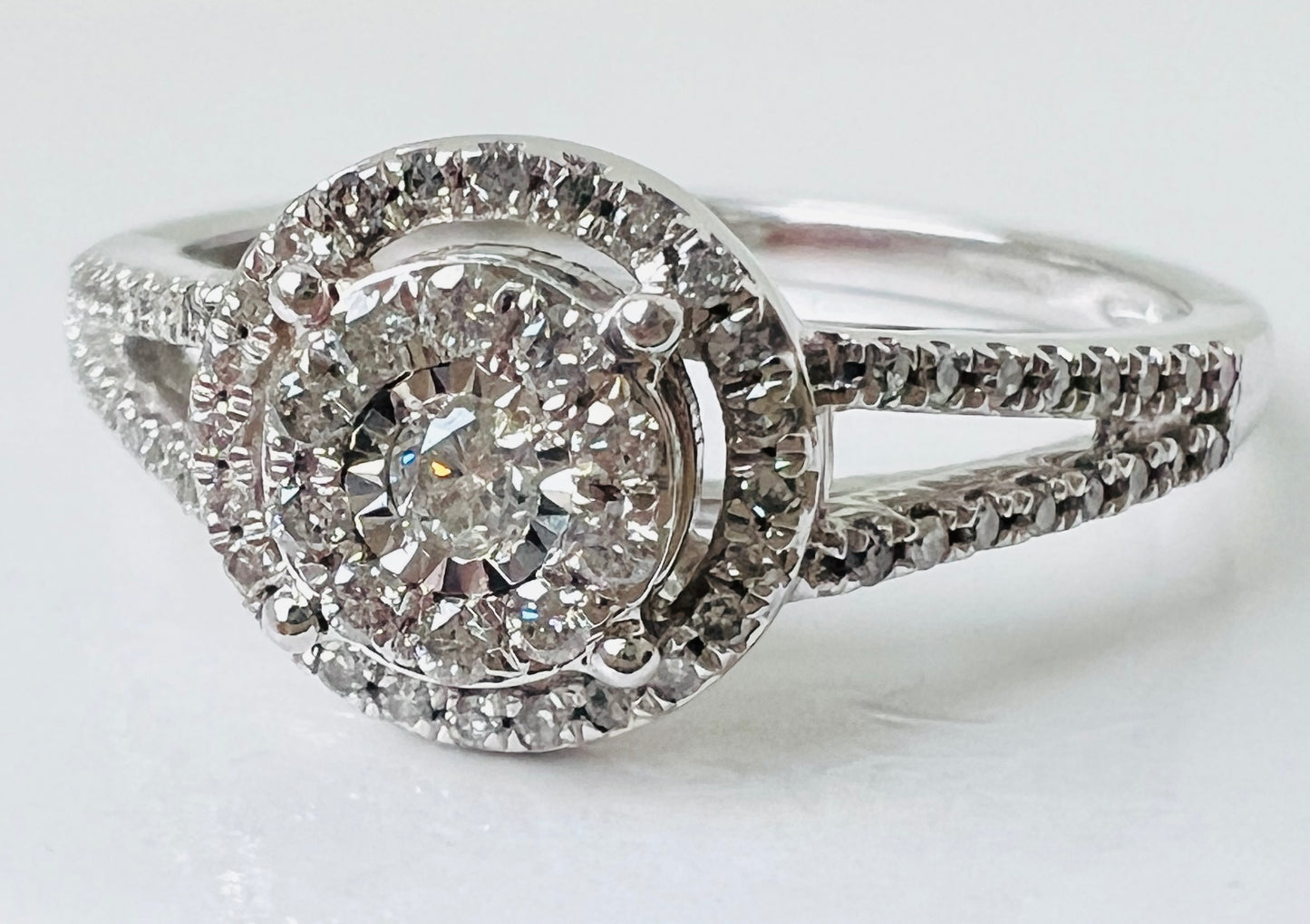 9ct Gold Diamond Ring