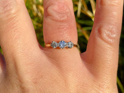 Vintage 18ct Gold Three-Stone Diamond Ring