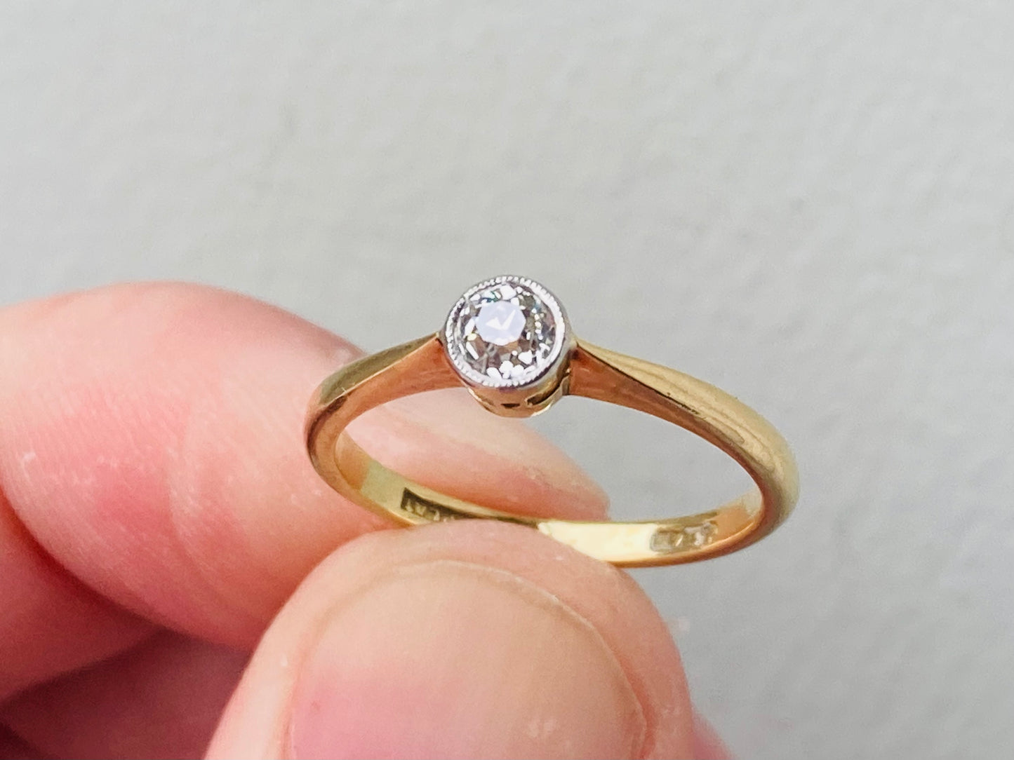 Antique 18ct Gold Solitaire Diamond Ring