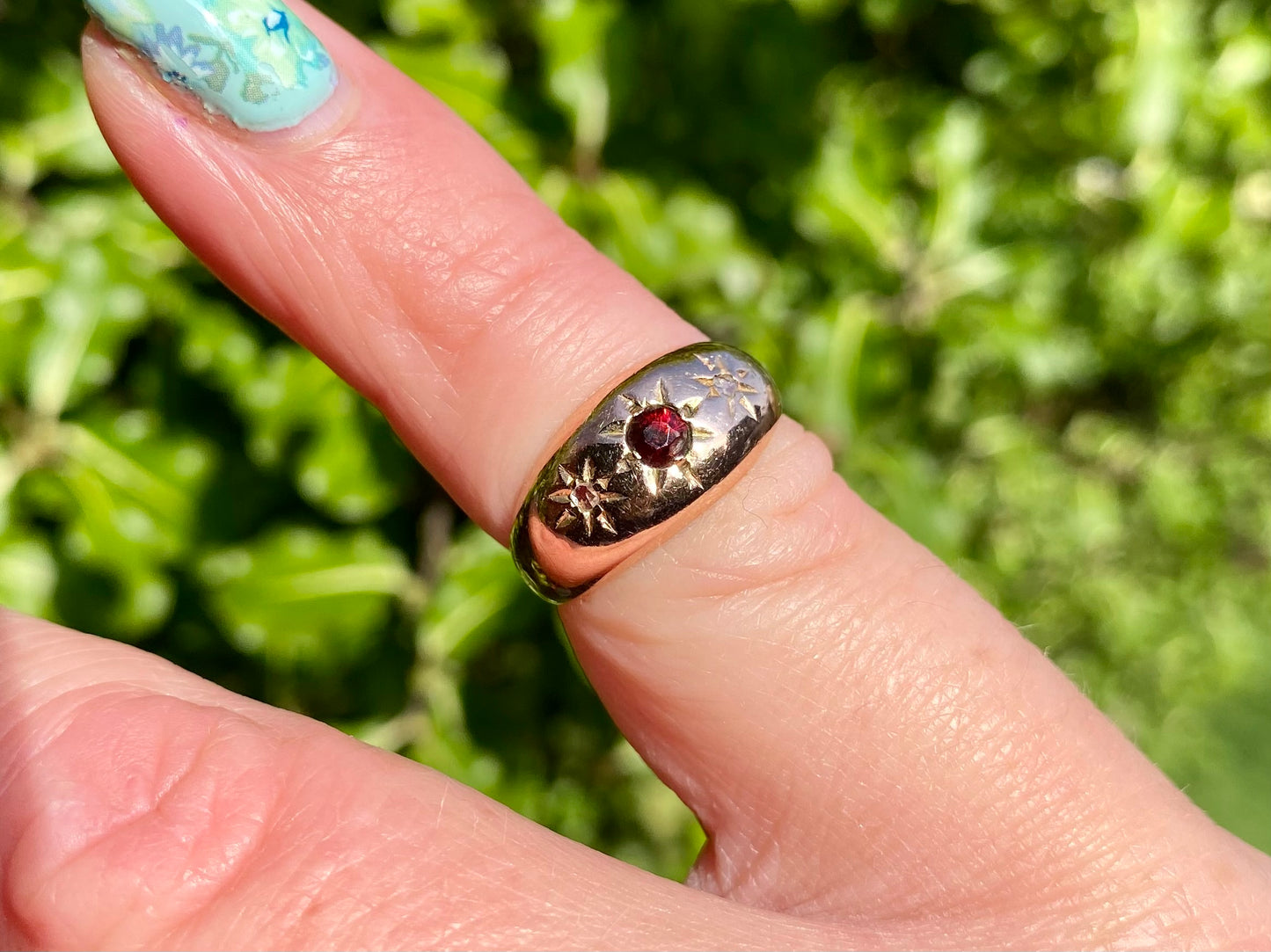 Antique 9ct Gold Garnet & Diamond Ring