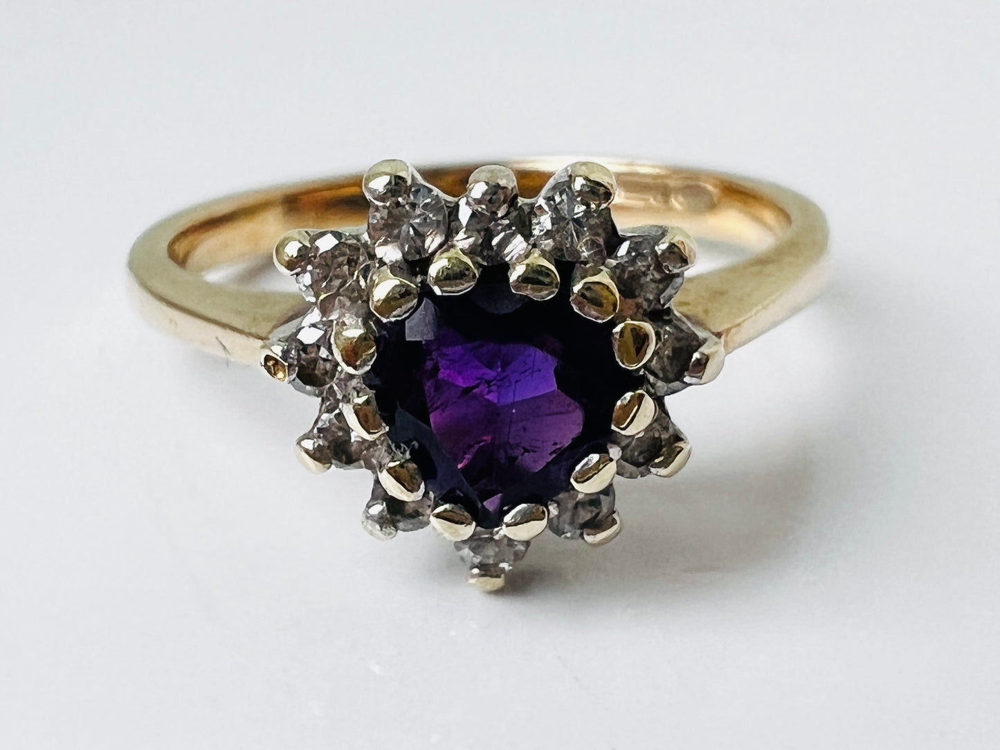 Vintage 9ct Gold Amethyst & Diamond Ring