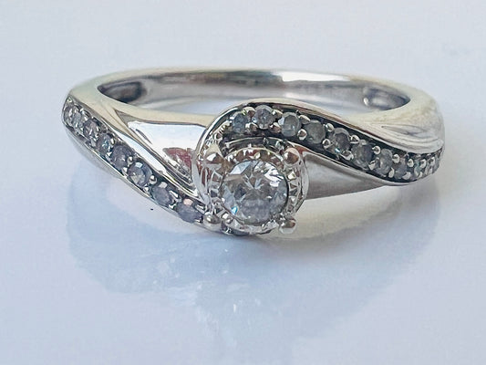 9ct Gold Diamond Ring