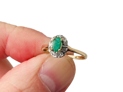 Vintage 9ct Gold Emerald & Diamond Ring