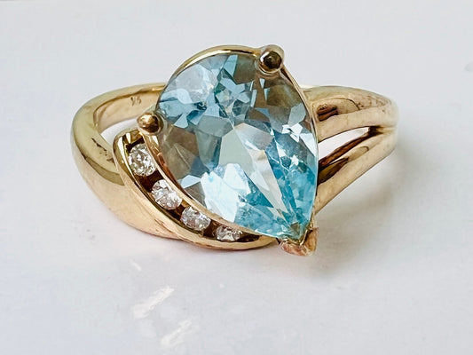 9ct Gold Topaz & Diamond Ring