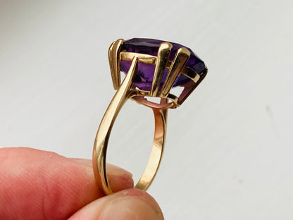 9ct Gold Amethyst Ring