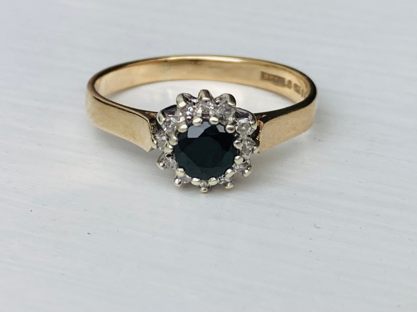 Vintage 9ct Gold Sapphire & Diamond Cluster Ring