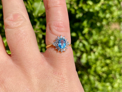 Vintage 18ct Gold Aquamarine Diamond Ring