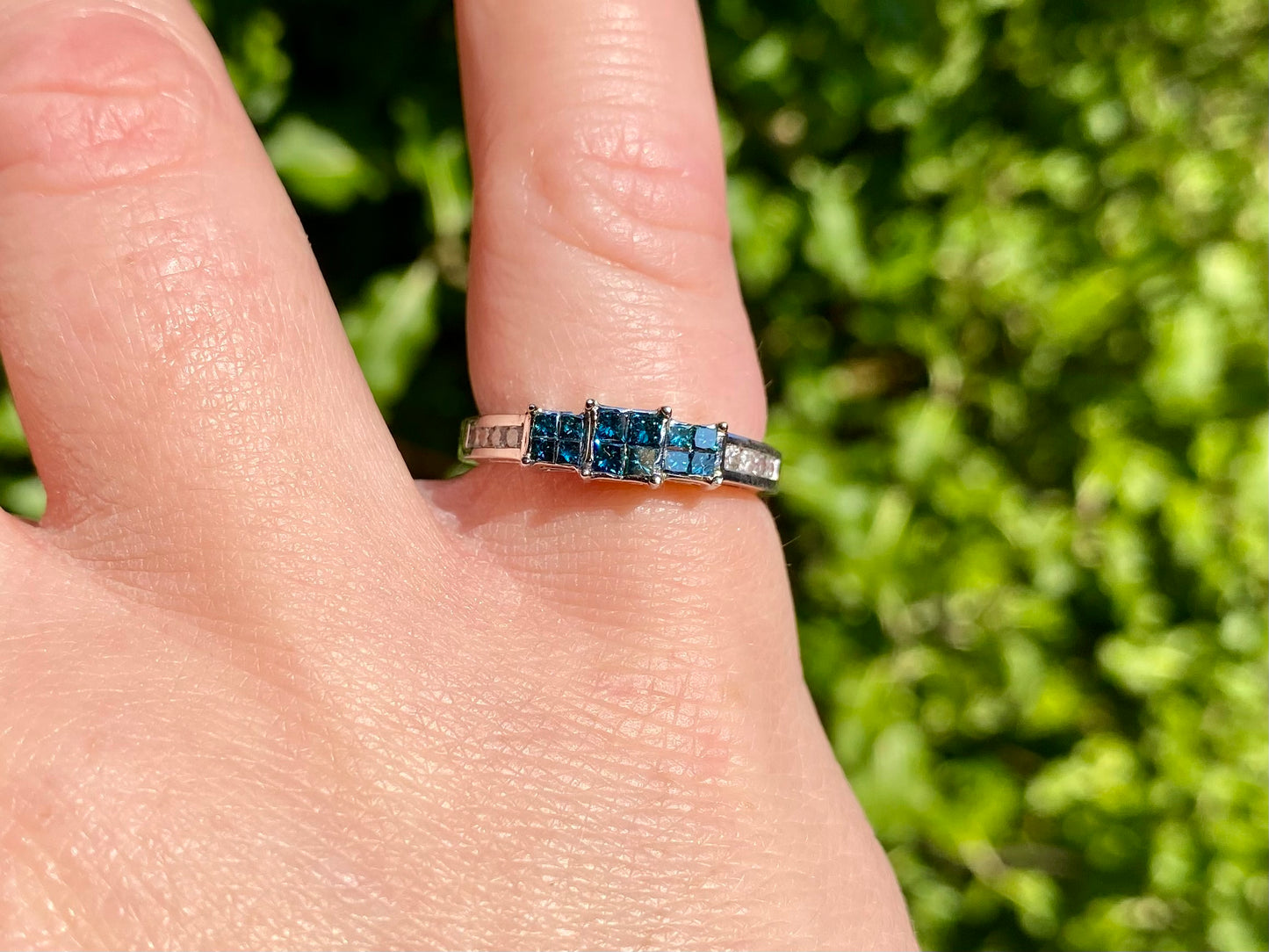 9ct Gold Blue& White Diamond Ring