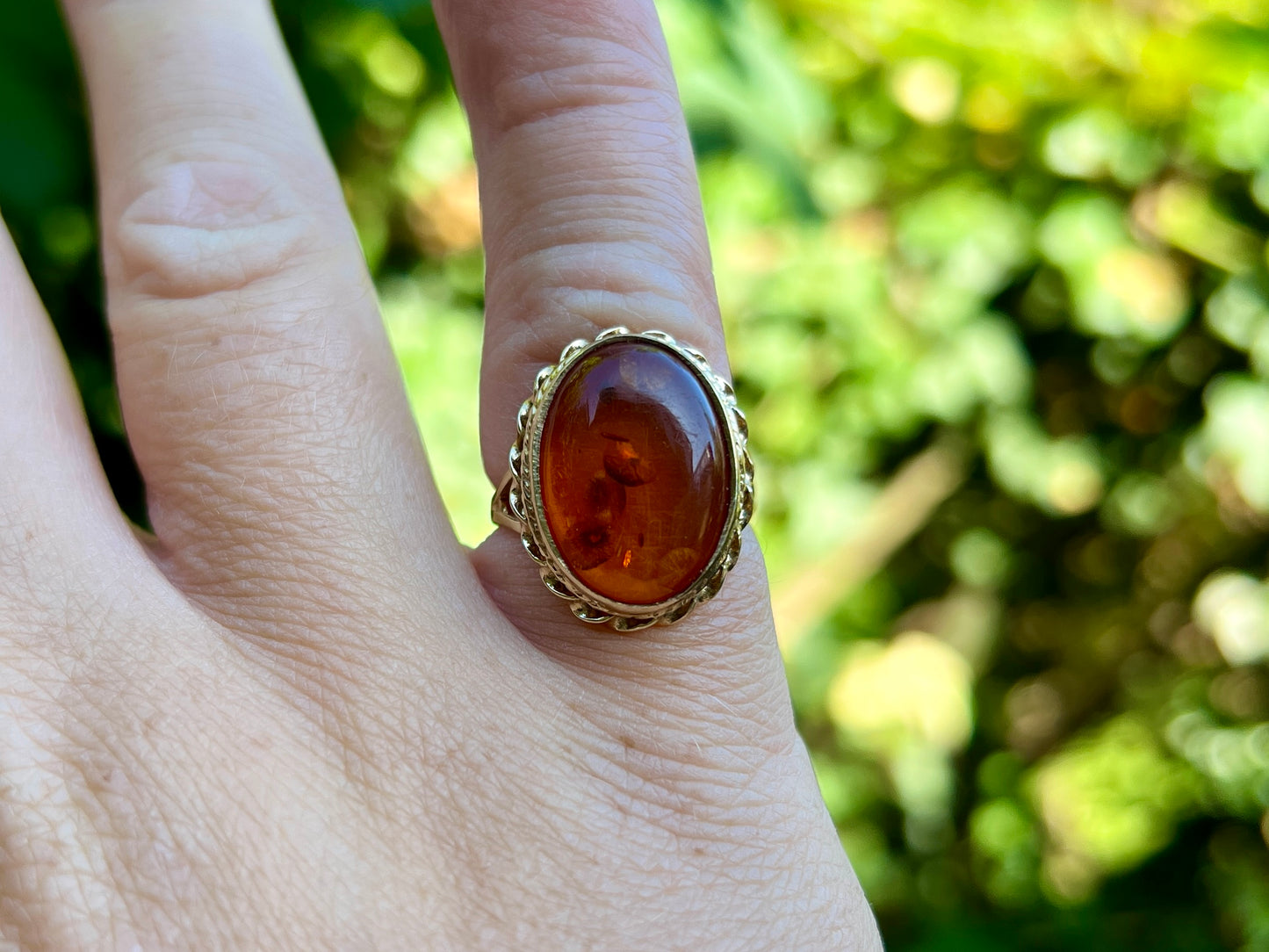 9ct Gold Amber Ring