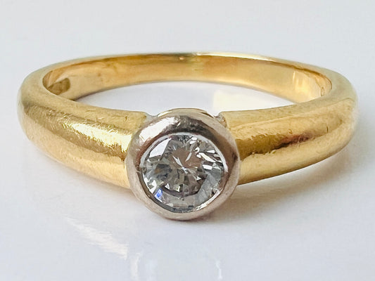 18ct Gold Diamond Solitaire Ring