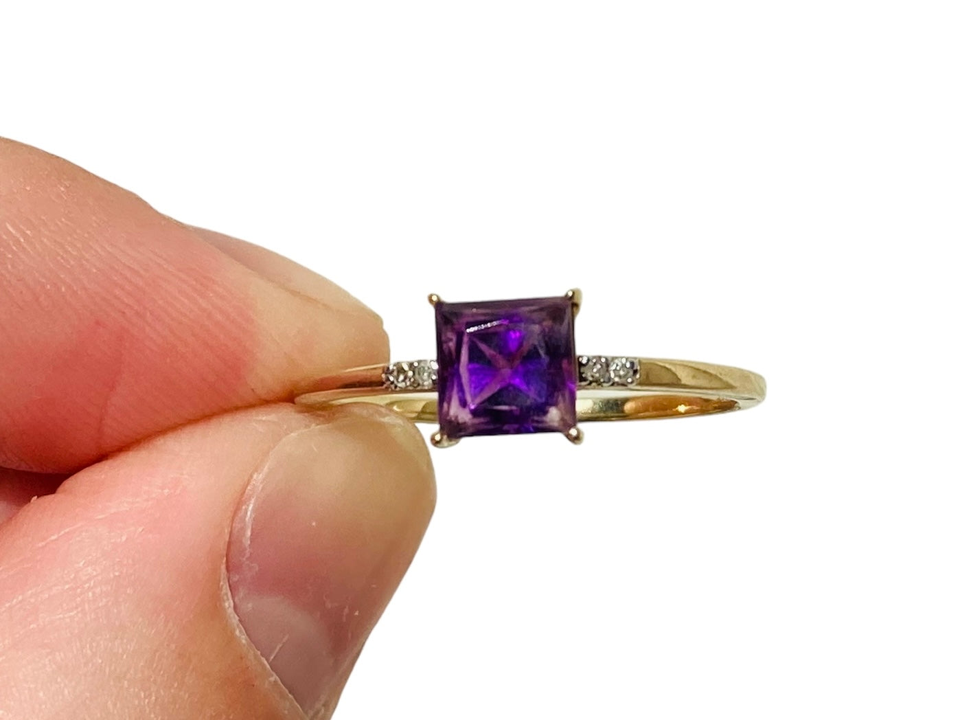 9ct Gold Amethyst & Diamond Ring