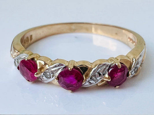 9ct Gold Ruby & Diamond Ring