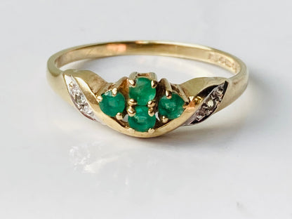 Vintage 9ct Gold Emerald & Diamond Ring