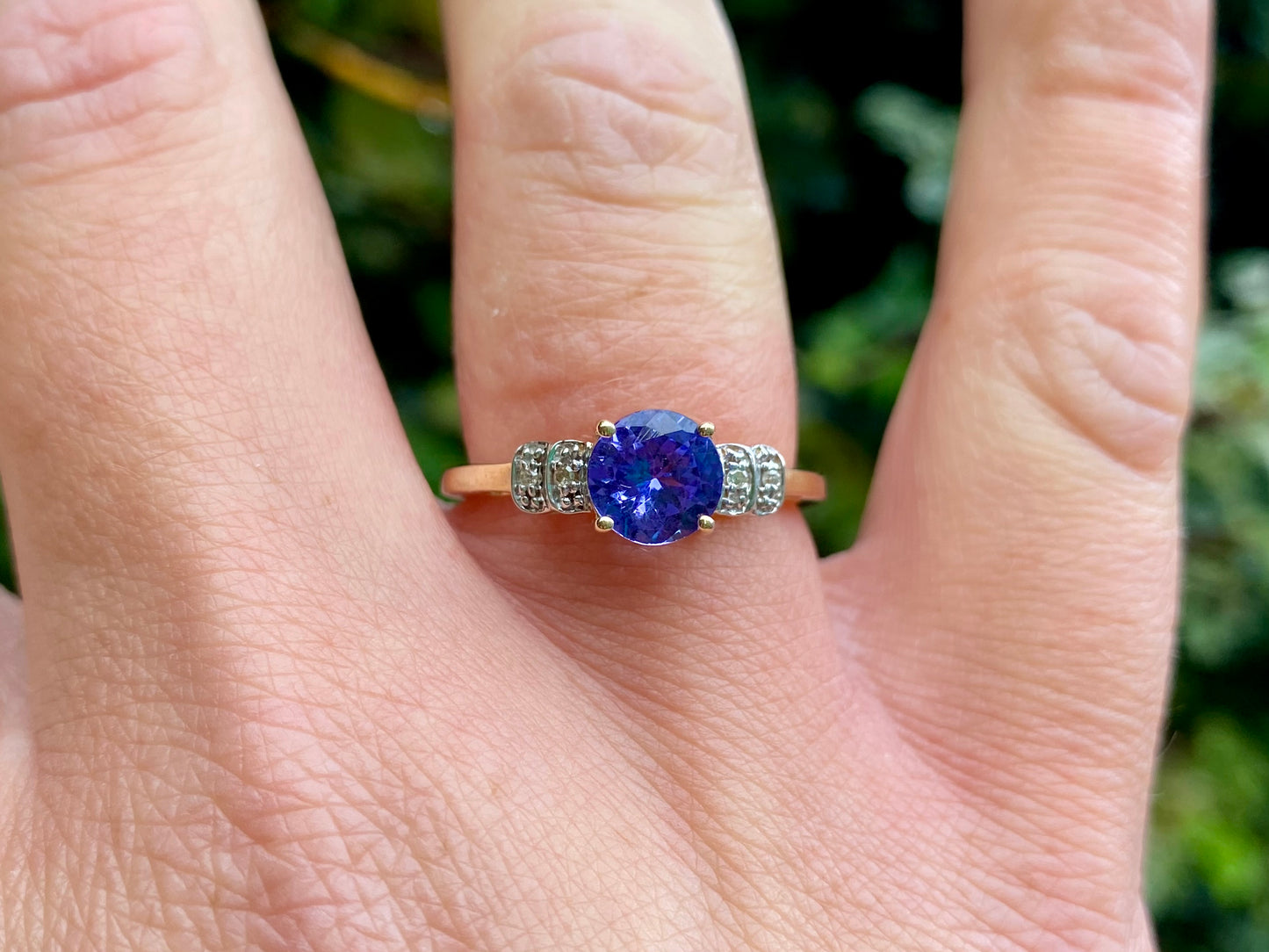 9ct Gold Tanzanite & Diamond Ring