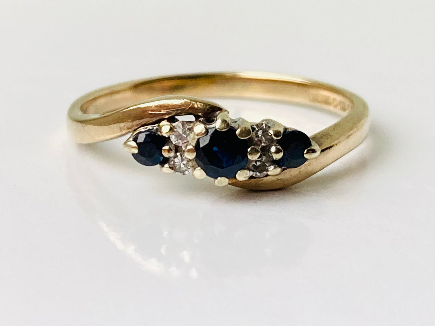 Vintage 9ct Gold Sapphire & Diamond Ring