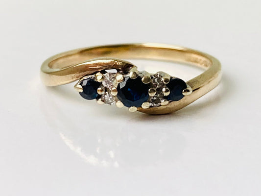 Vintage 9ct Gold Sapphire & Diamond Ring