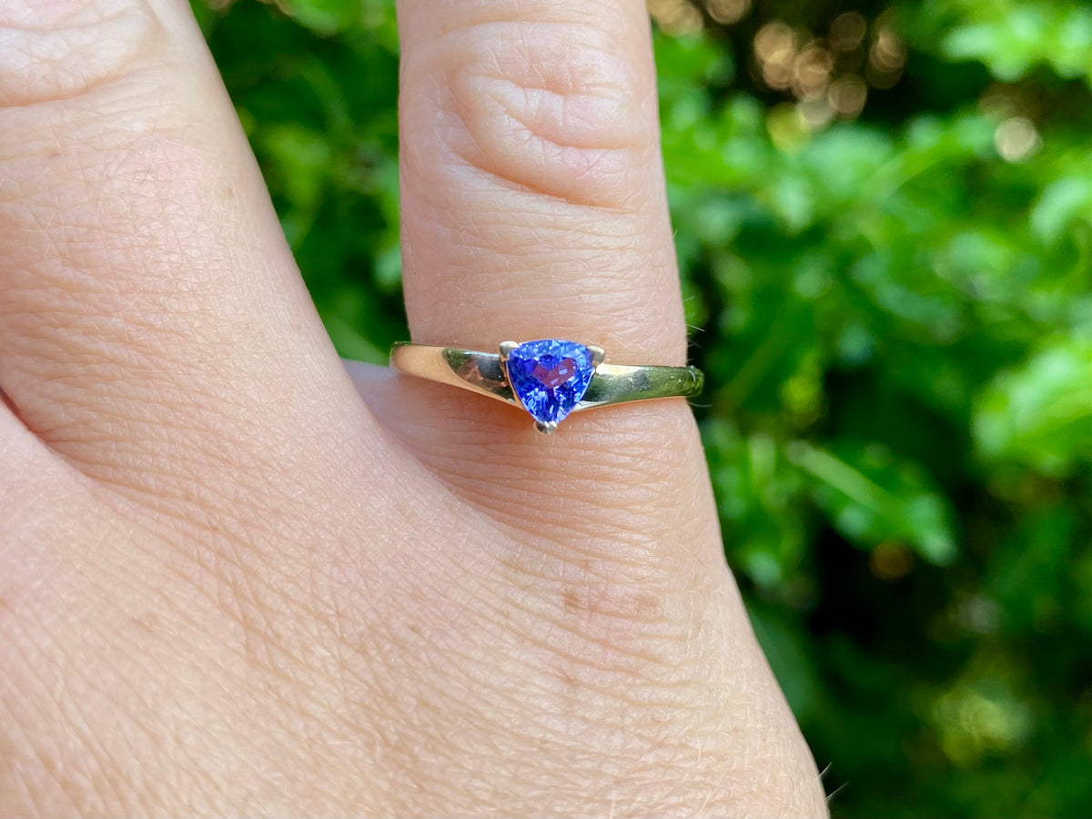 9ct Gold Tanzanite Ring