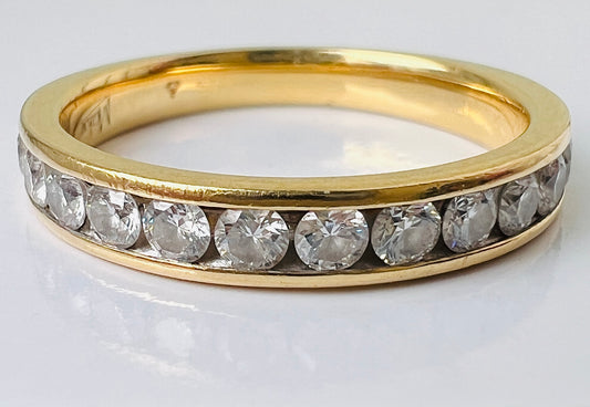 18ct Gold Fifteen-Stone Diamond Ring