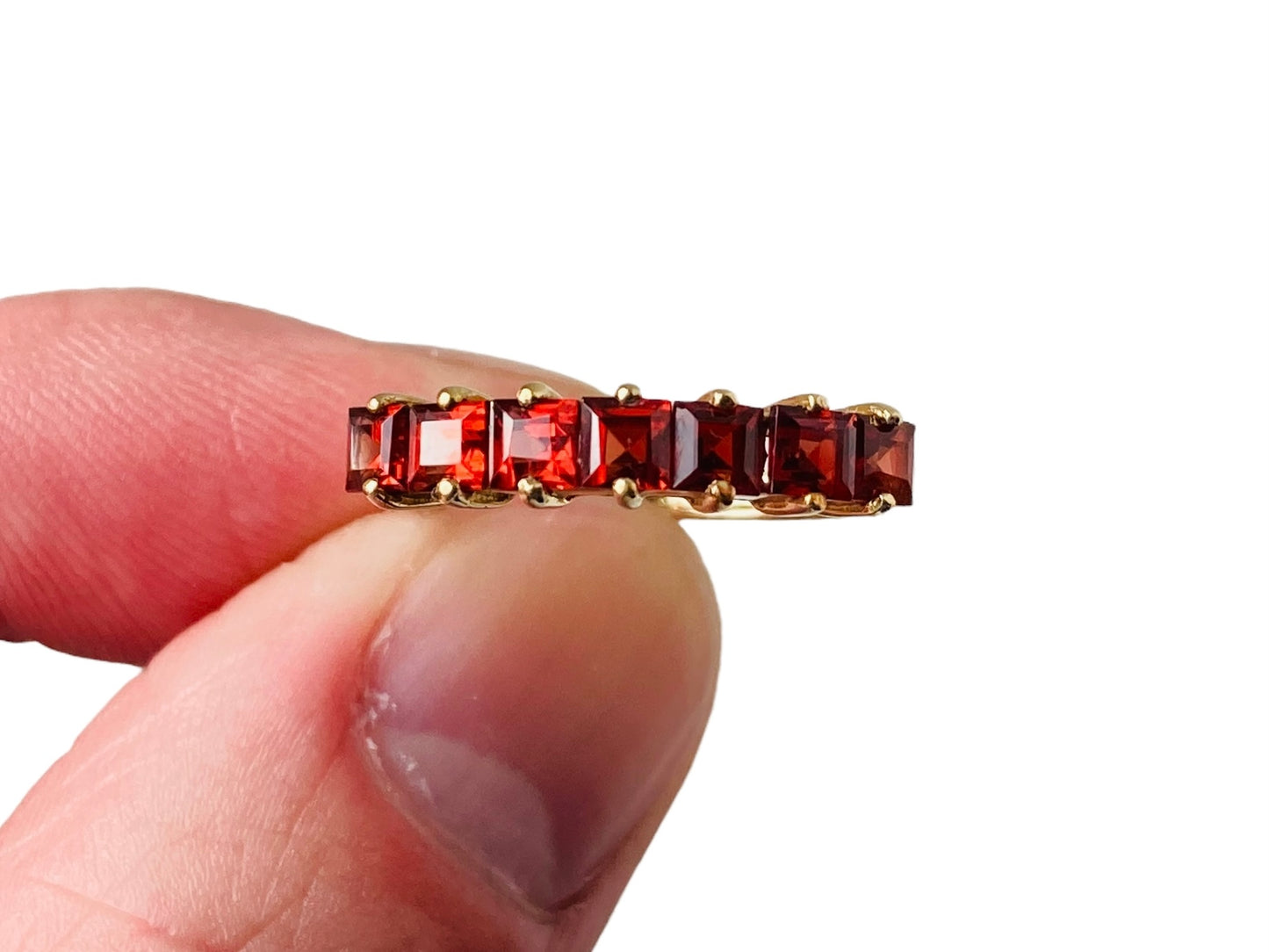 9ct Gold Garnet Ring