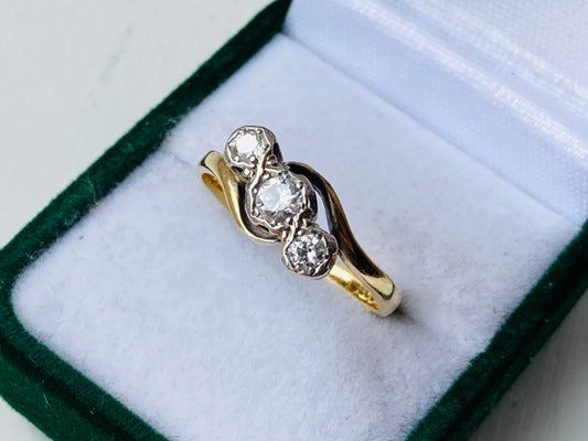 Antique 18ct Gold Diamond Ring