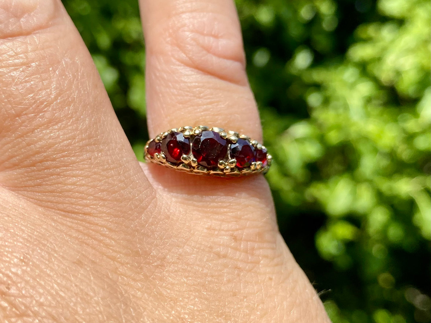 Vintage 9ct Gold Garnet Ring