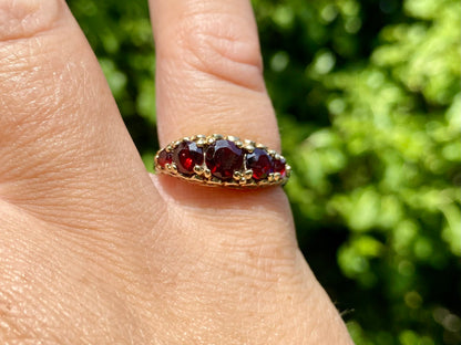 Vintage 9ct Gold Garnet Ring