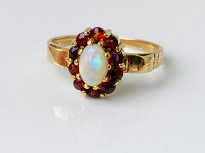 Vintage 9ct Gold Opal & Garnet Ring