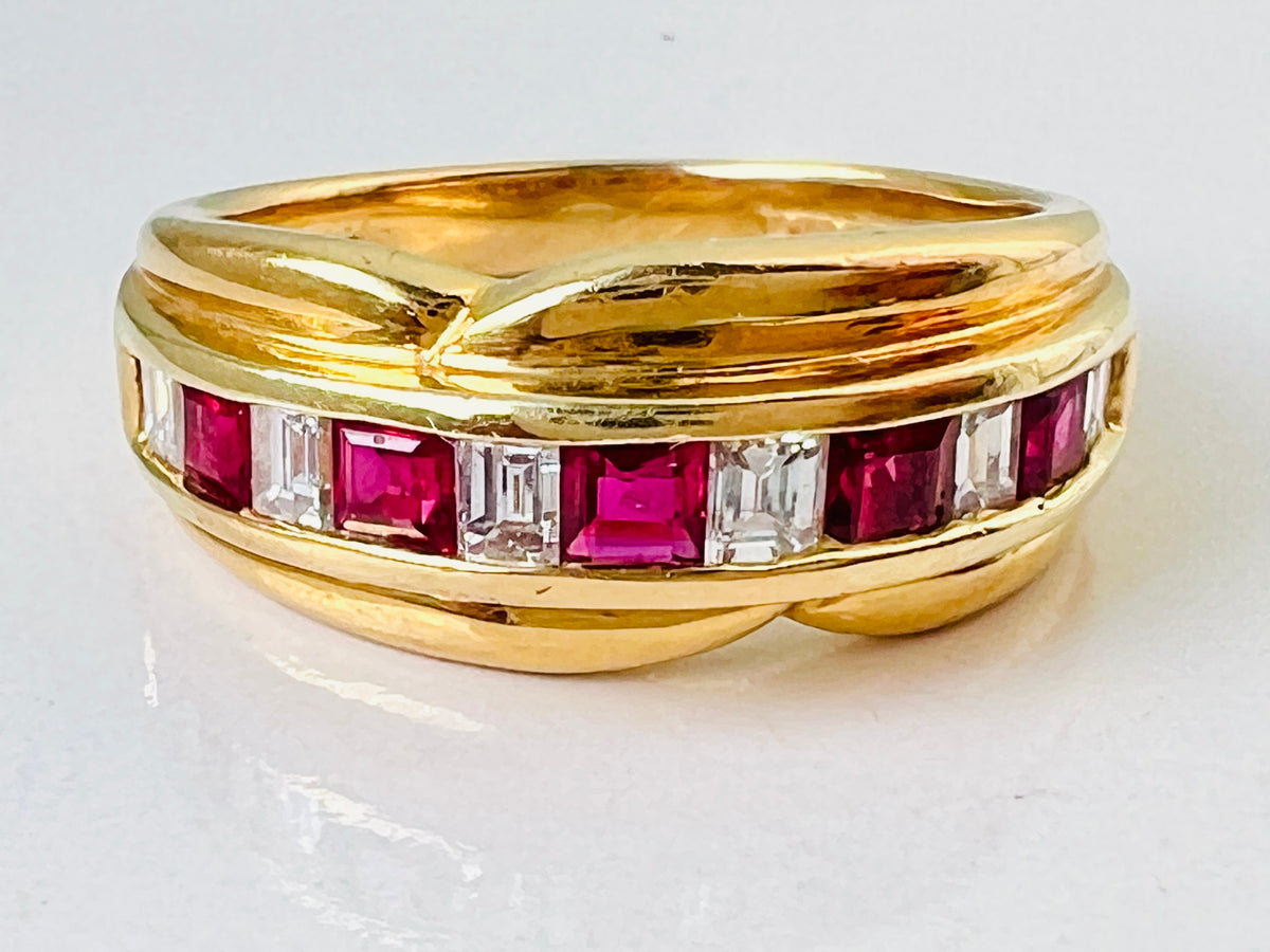 Vintage 18ct Gold Ruby & Diamond Ring