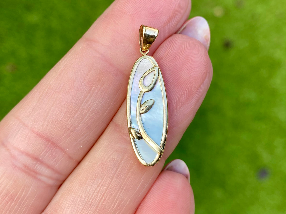 9ct Gold Mother Of Pearl Pendant