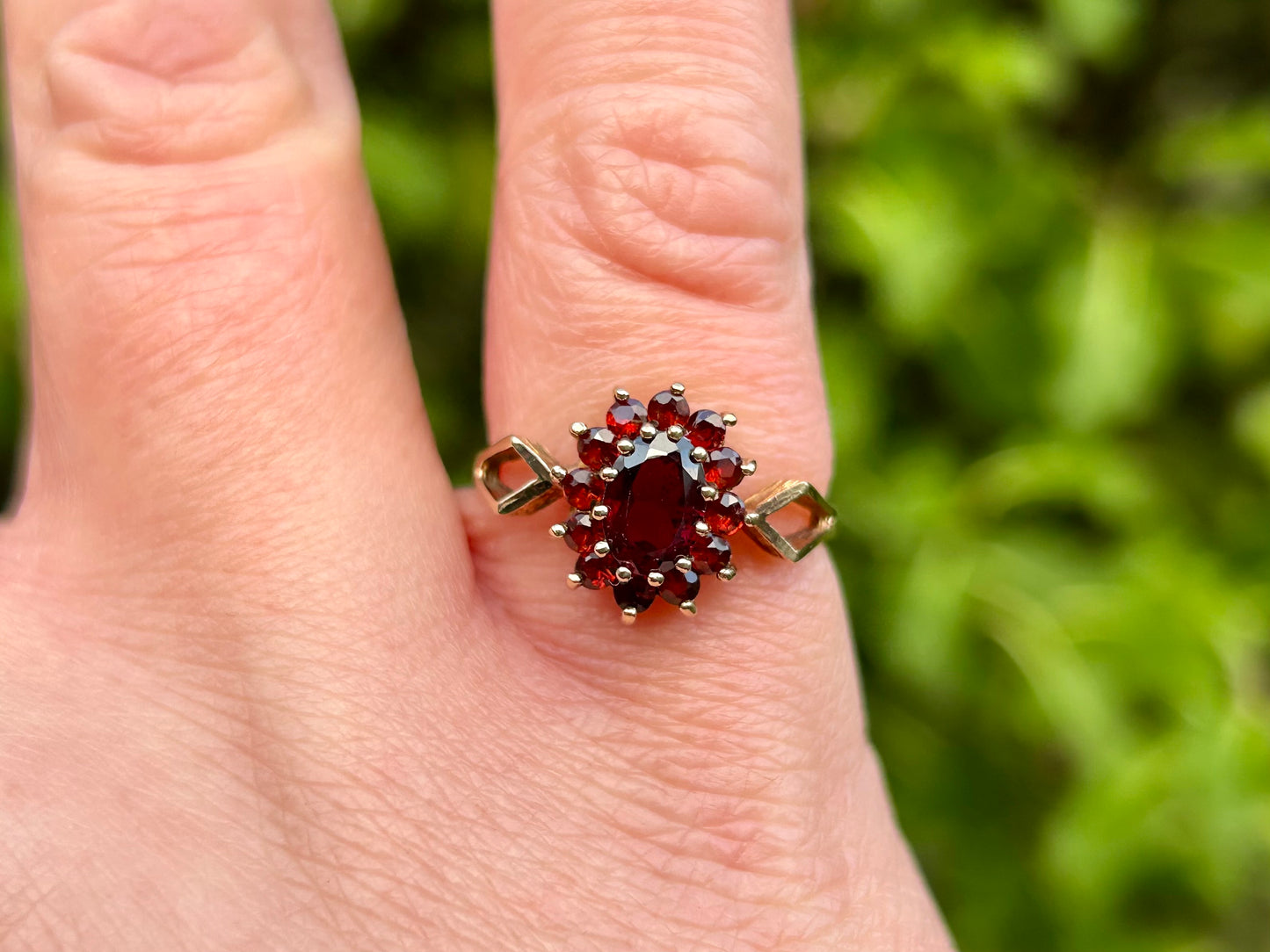 Vintage 9ct Gold Garnet Ring