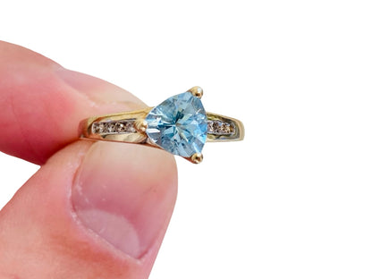 9ct Gold Aquamarine & Diamond Ring
