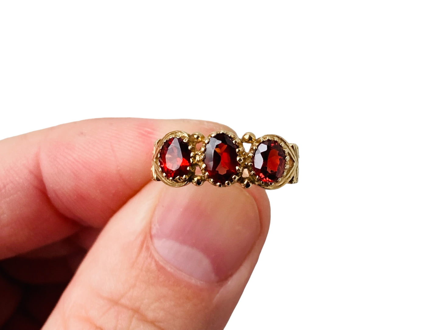 9ct Gold Garnet Ring