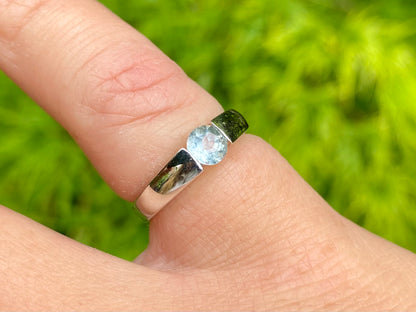 9ct Gold Aquamarine Ring