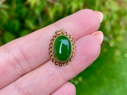 Vintage 9ct Gold Jade Pendant