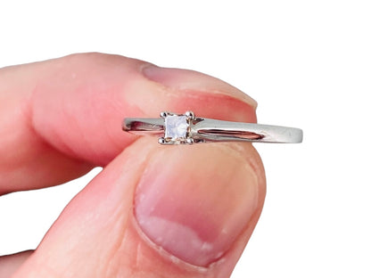 9ct Gold Diamond Ring