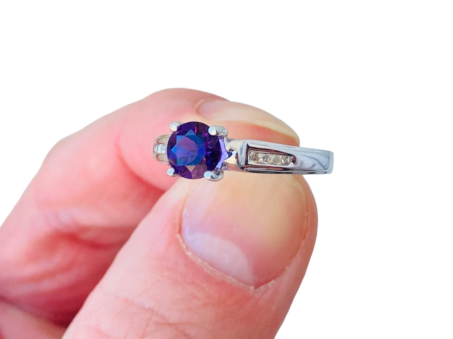 9ct Gold Amethyst & Diamond Ring