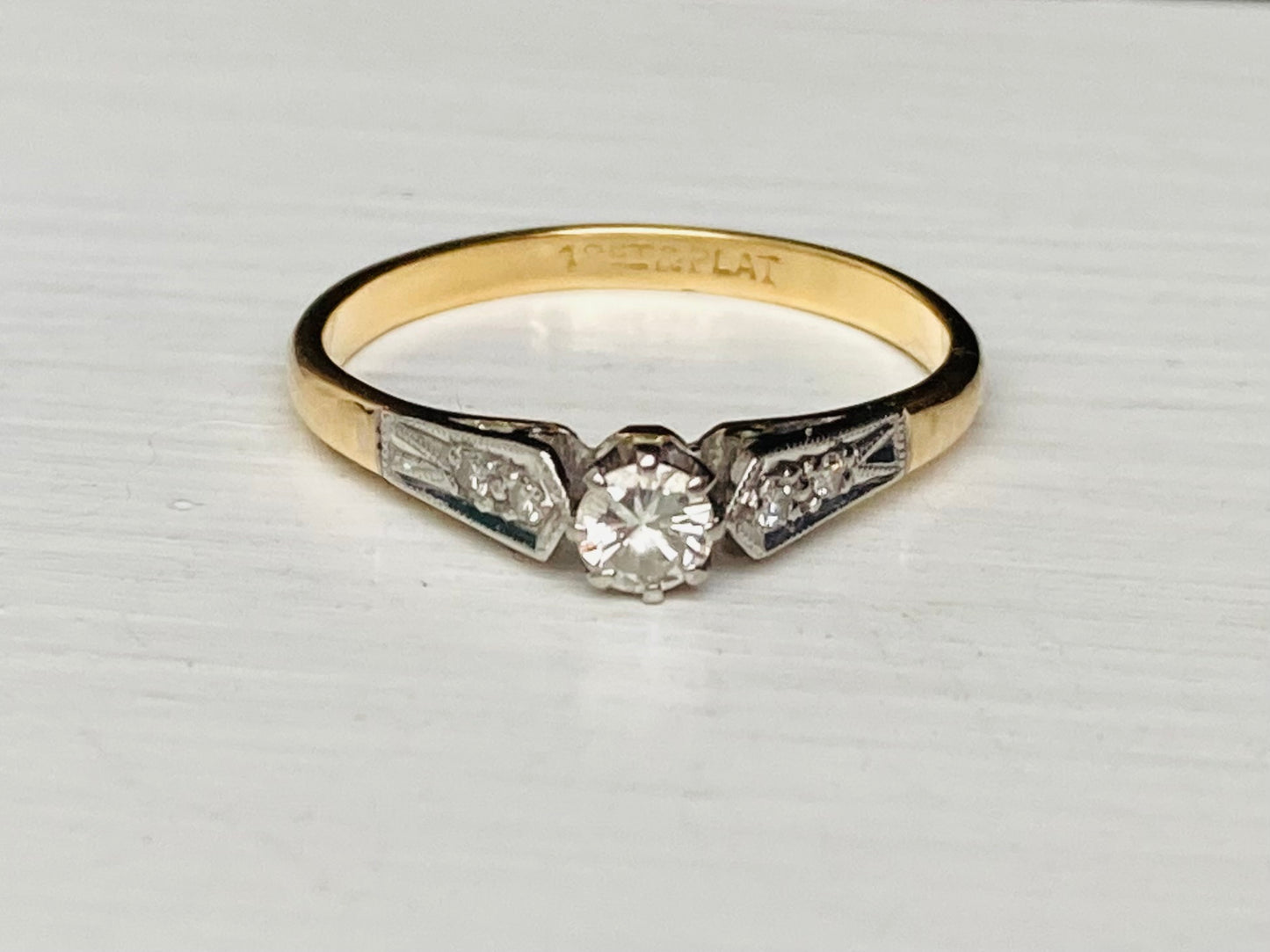 Vintage 18ct Gold & Platinum Diamond Ring