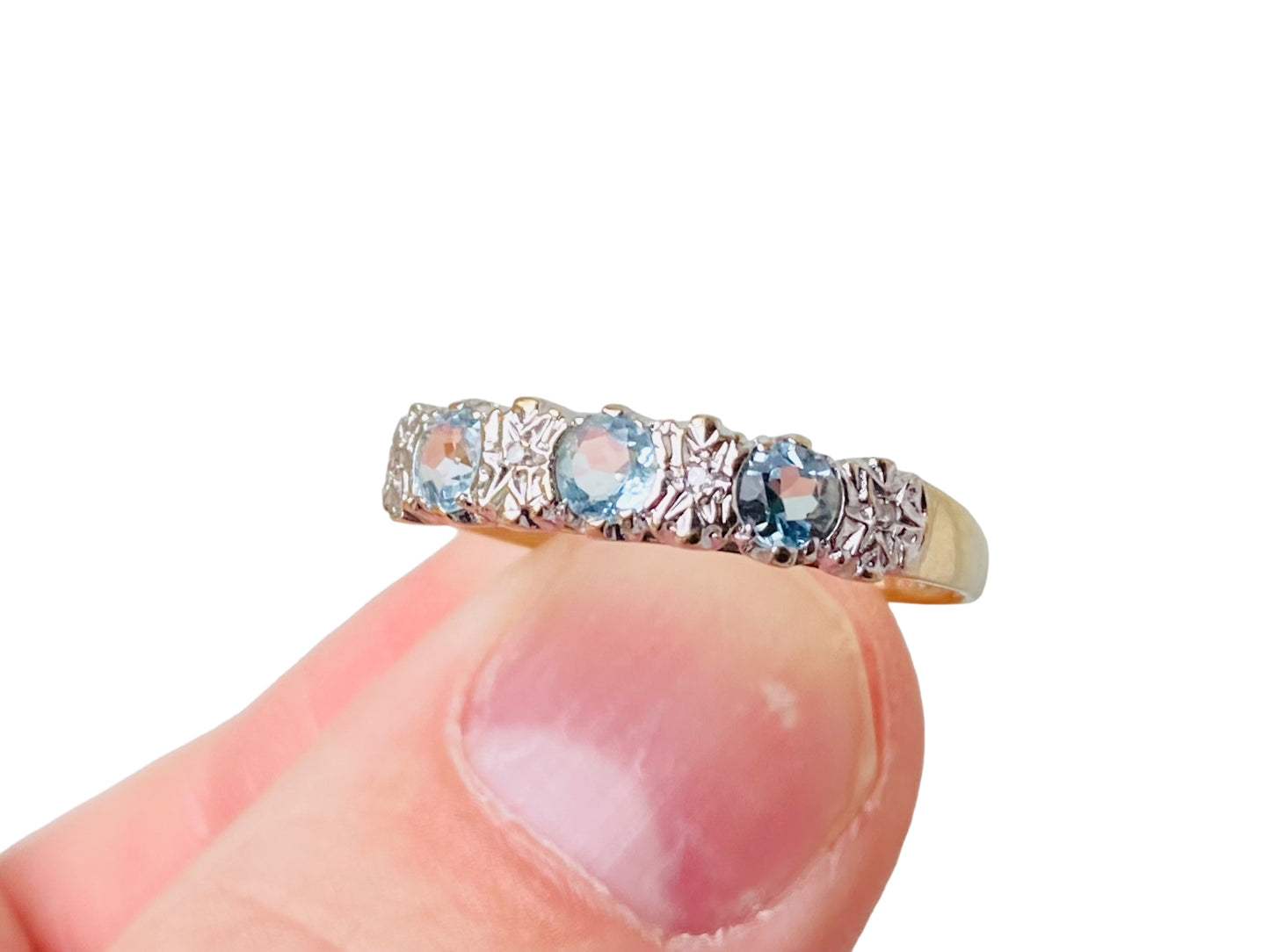 9ct Gold Aquamarine & Diamond Ring