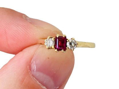 Vintage 18ct Gold Ruby & Diamond Ring