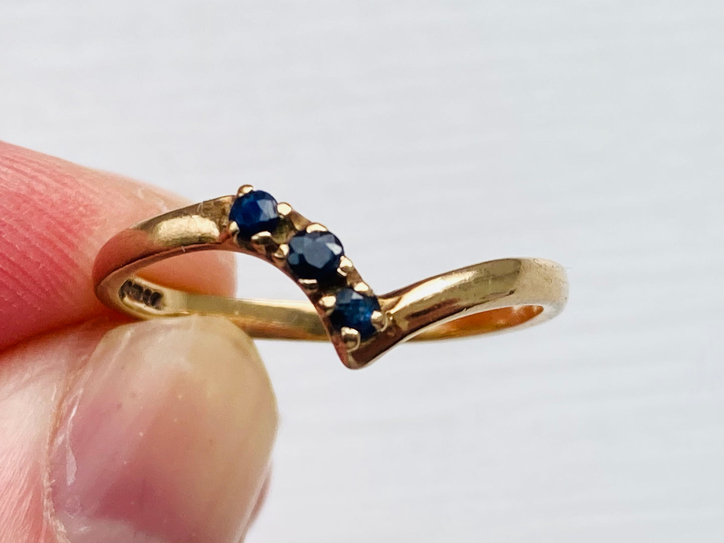 Vintage 9ct Gold Sapphire Ring