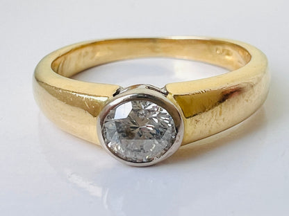 18ct Gold Diamond Solitaire Ring